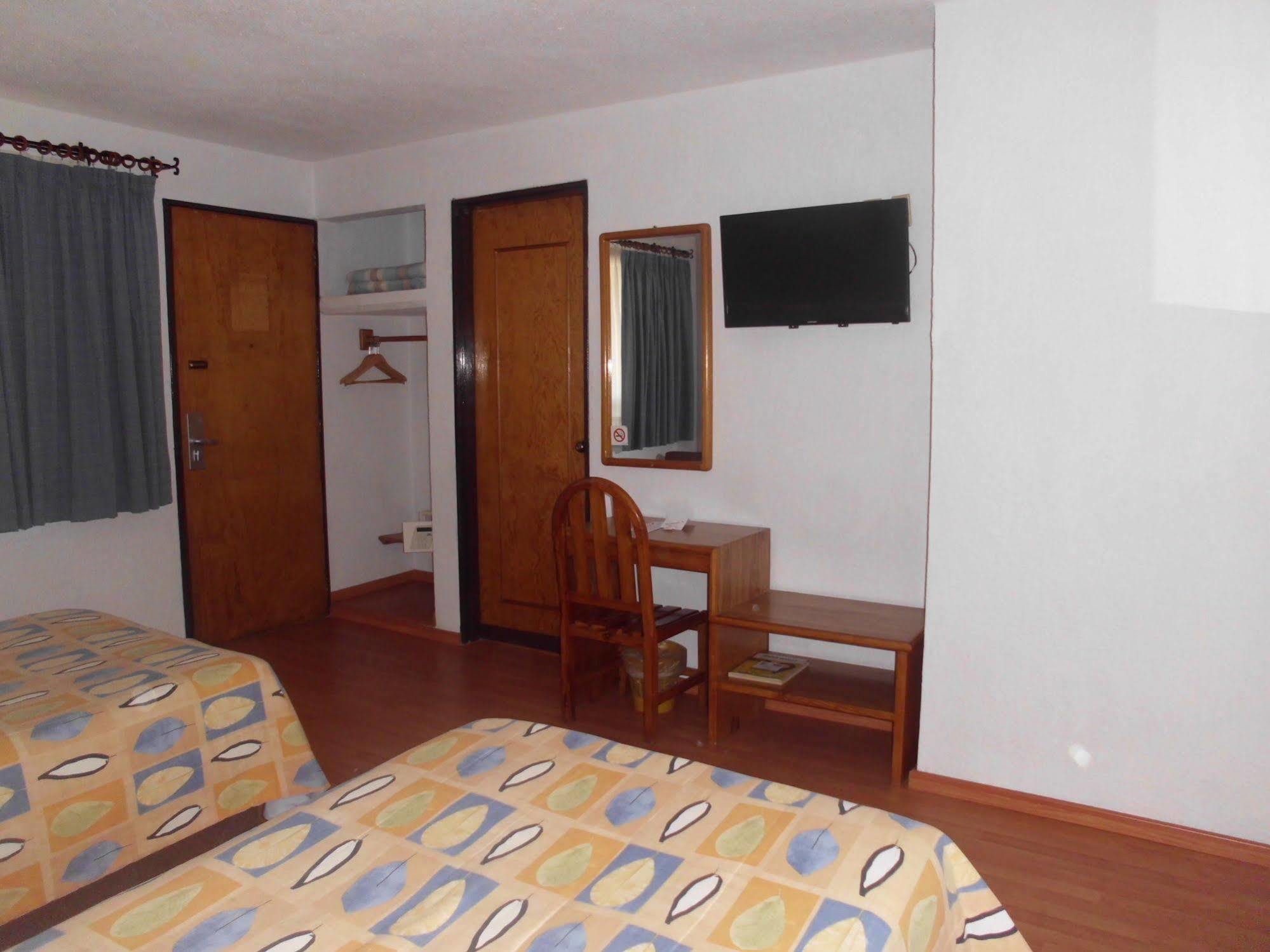 Hotel La Posada Apizaco Екстер'єр фото